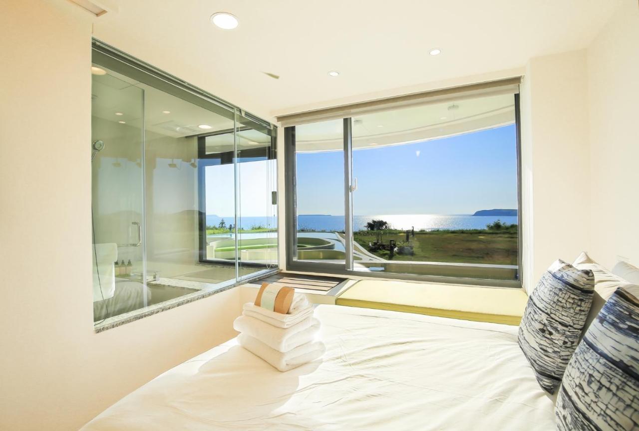 Laguna Villas & Resorts Magong Room photo